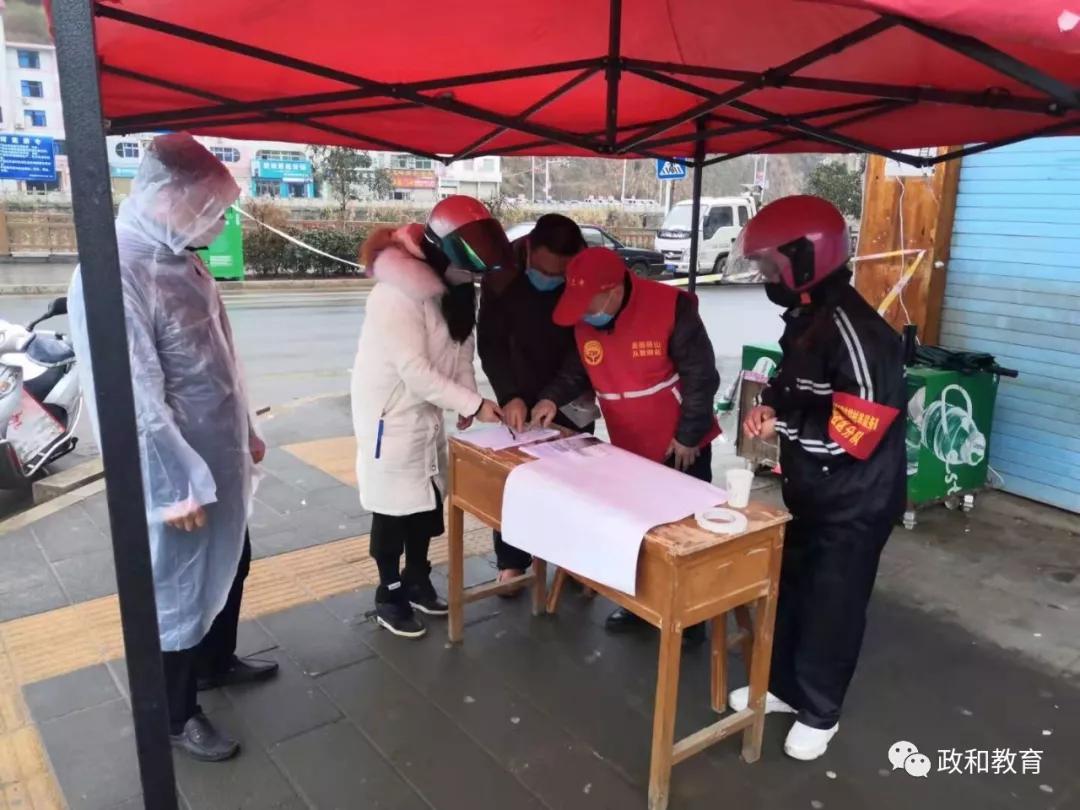 美国最新疫情动态与巷弄深处的独特风情