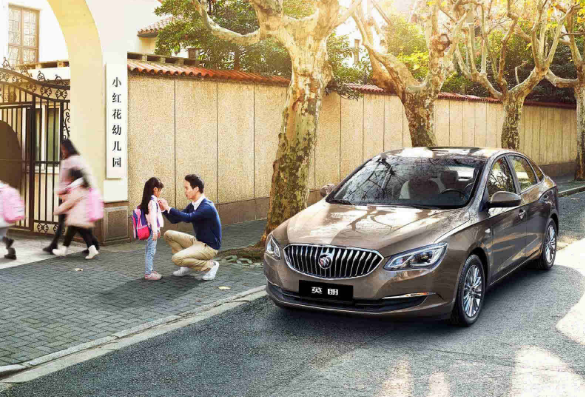 最新款轿车,实地验证策略具体_亲和版94.398