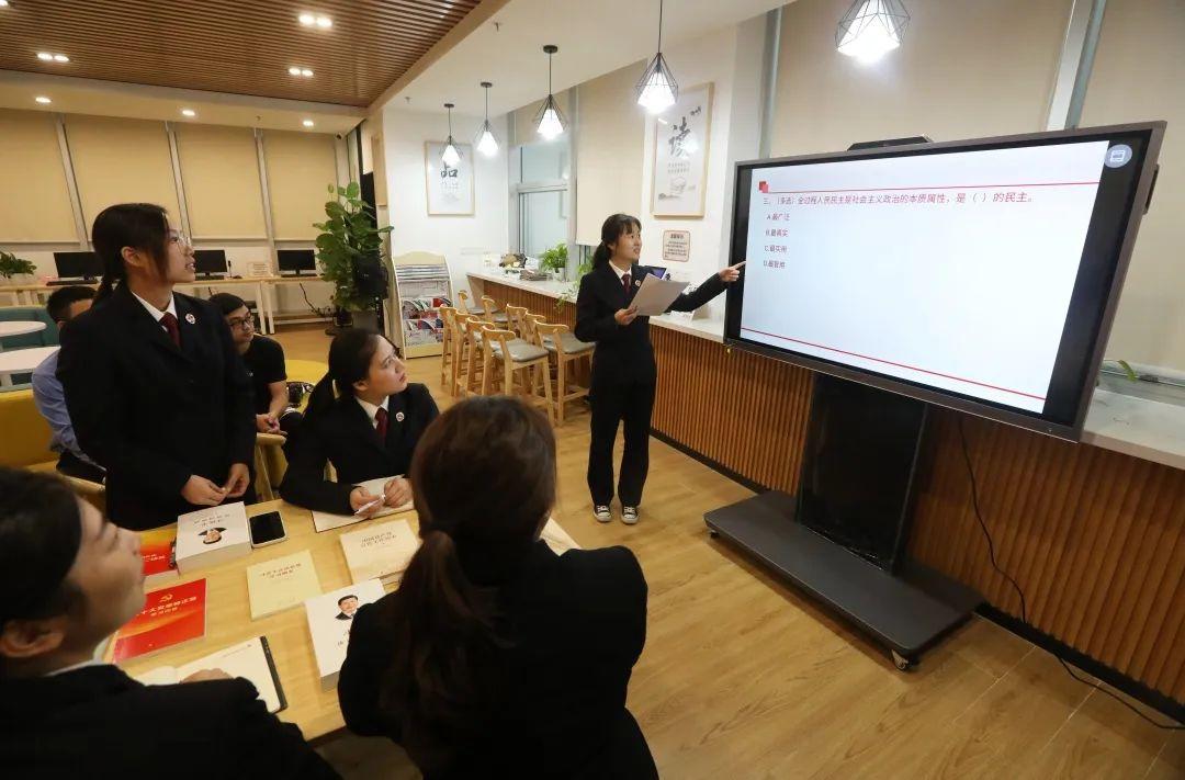 足球最新比赛，激烈角逐中的观点碰撞与激情碰撞