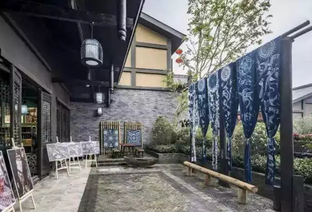最新银行排名与小巷中的美食秘境探索，特色小店的独特魅力