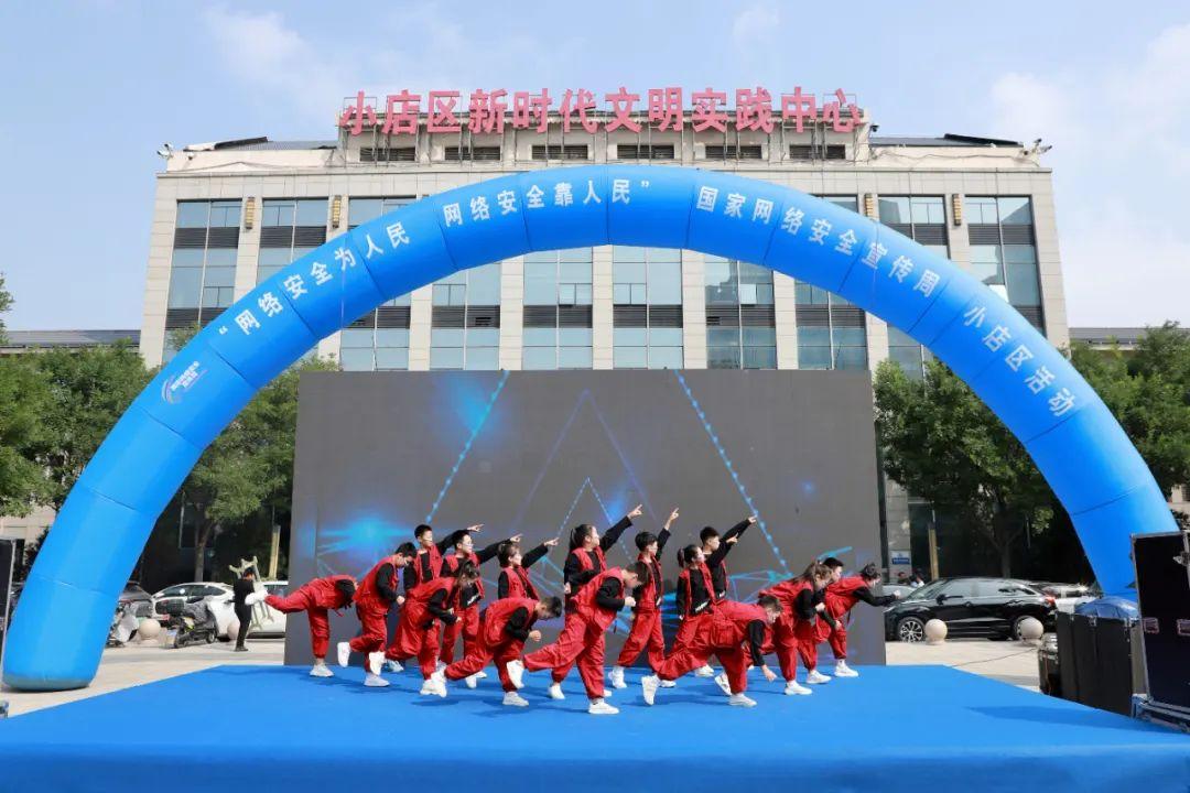 最新相声搞笑盘点，巷中小店的欢乐时光回顾
