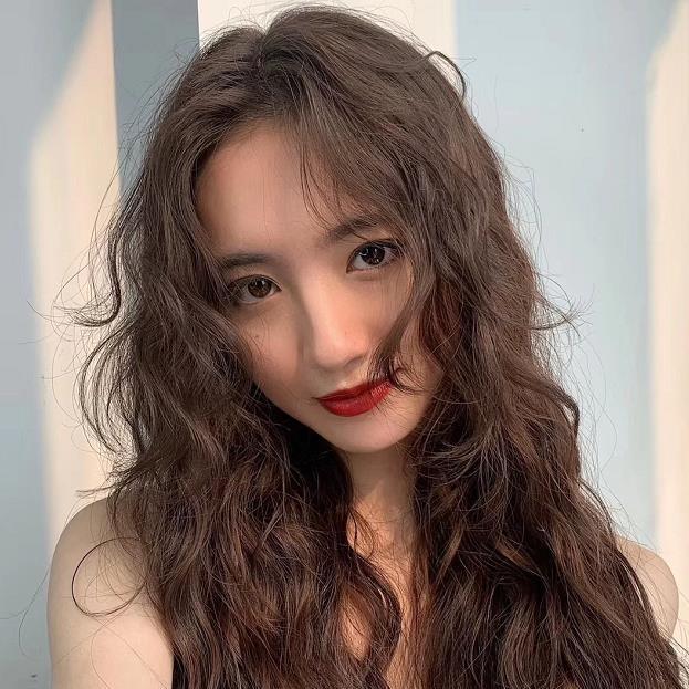 最新流行烫发指南，详细步骤解析