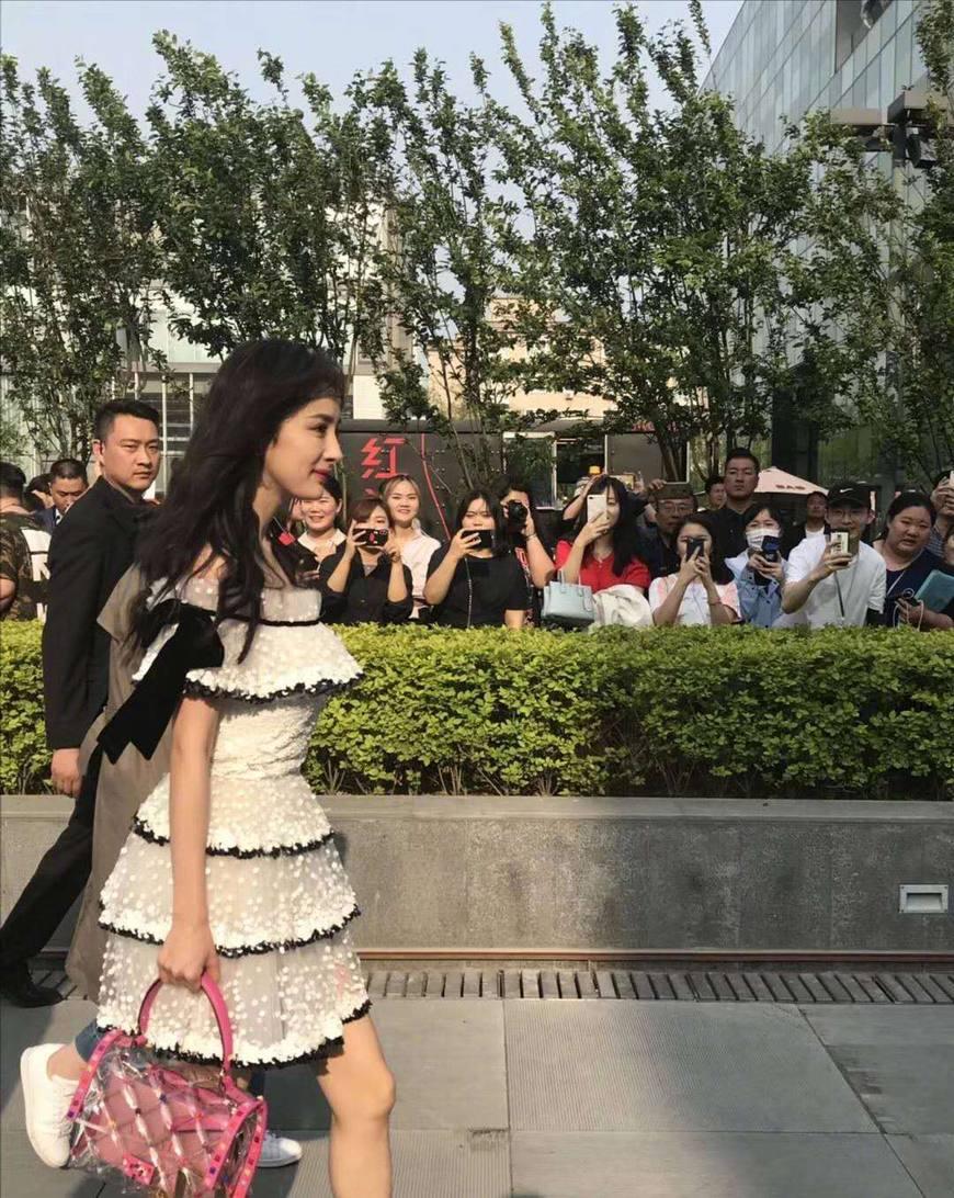 最新款刘海，时尚风潮的灵动演绎之道