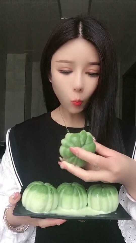 吃货小绿引领科技潮流，最新高科技产品盛宴震撼来袭！