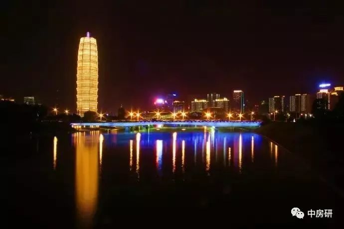 郑州城市宣传片展现变化中的自信与学习成就